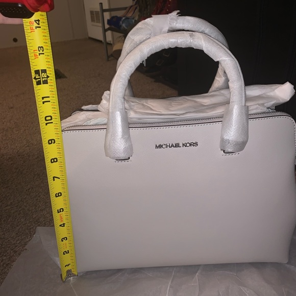 Medium size shoulder Bag multiple compartments - Picture 6 of 7